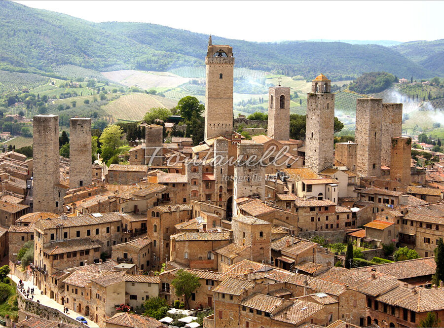 Photo San Gimignano from above, Tuscany
