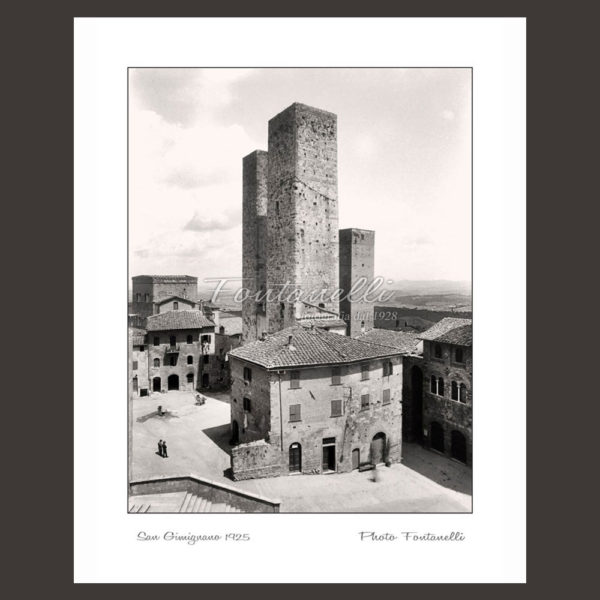 historic picture san gimignano tuscany black and white 40