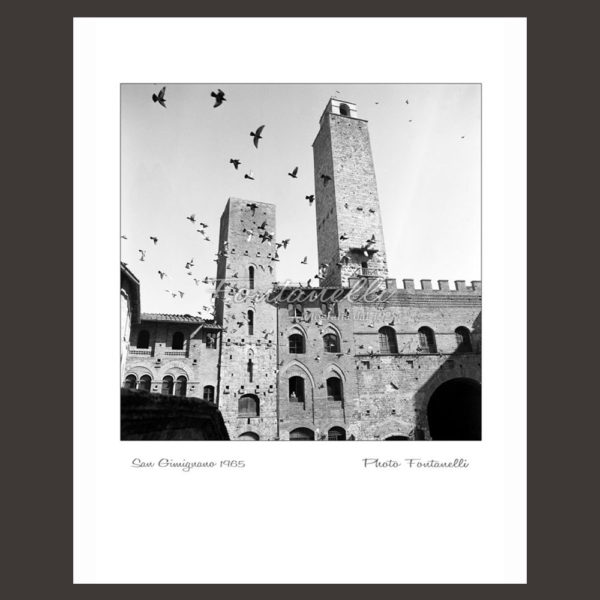 historic picture san gimignano tuscany black and white 35