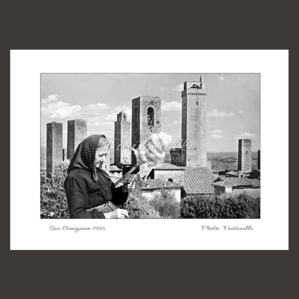 historic picture san gimignano tuscany black and white 25