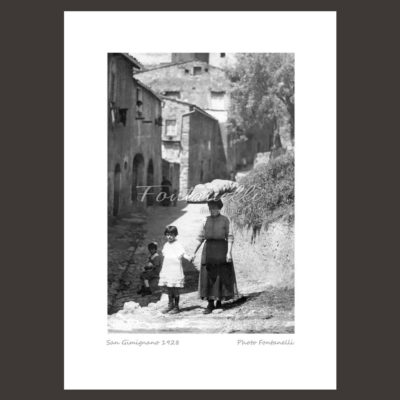 historic picture san gimignano tuscany family 11