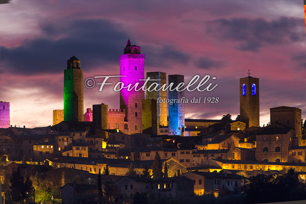 foto-vista-San-Gimignano-con-torri-colorate