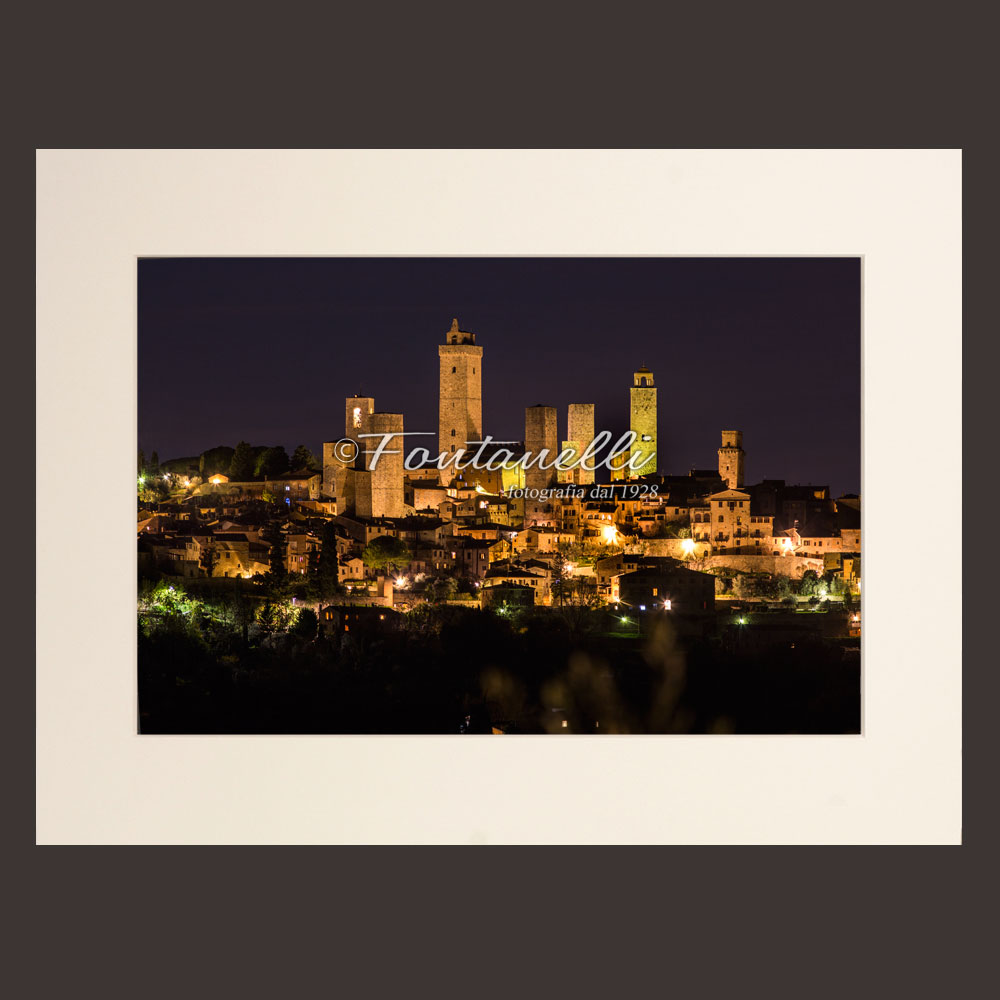 foto-vista-San-Gimignano-di-notte,-Toscana-(passpartout)