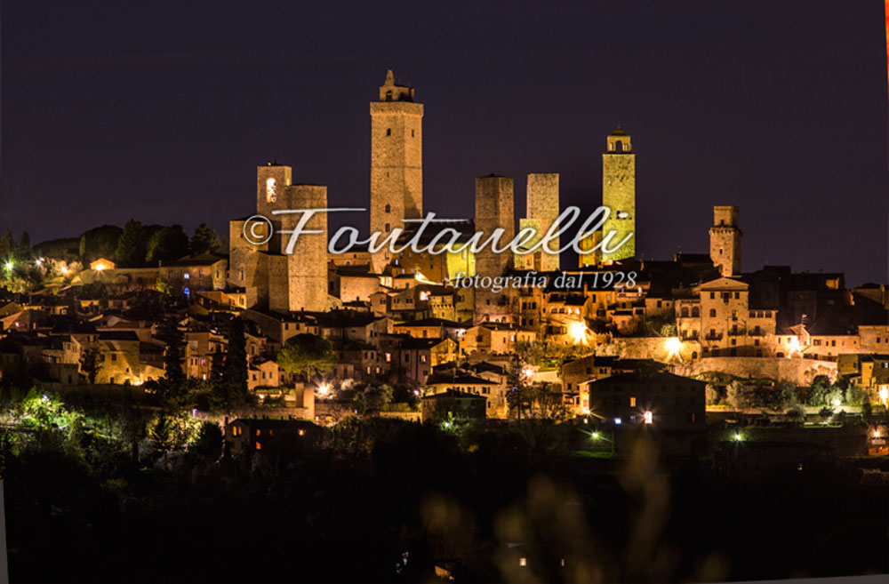 foto-vista-San-Gimignano-di-notte,-Toscana